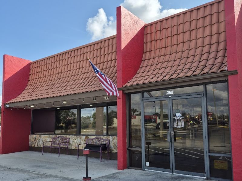 Avon Park Diner exterior